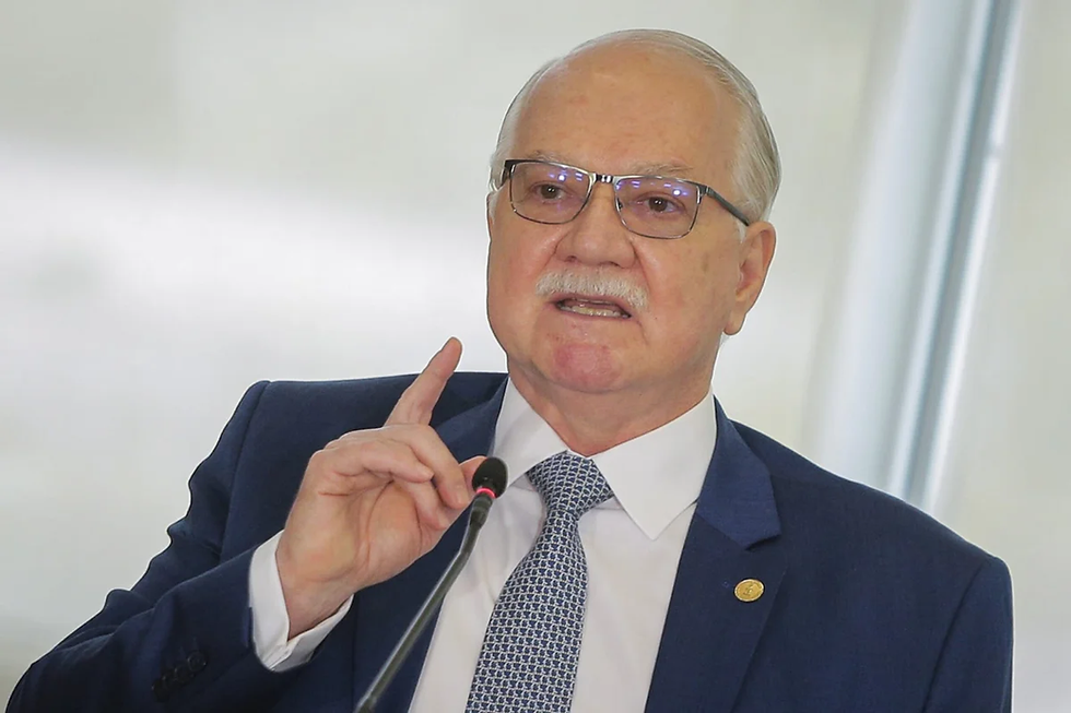 Fachin suspende decisões de Mendonça e Dino e mantém Andrei como chefe da PF
