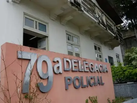 Motorista atropela suspeitos e um morre após tentativa de assalto em Niterói