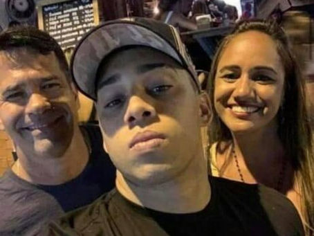 Secretária aglomera em Búzios, é chamada atenção e solta: 'Todos vacinados!'