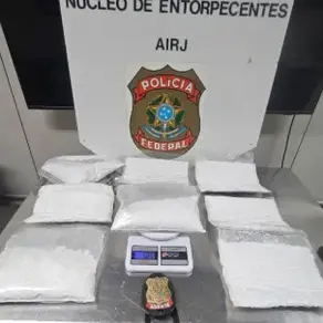  Mulher é presa no Aeroporto do Galeão por portar 4 kg de cocaína
