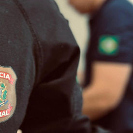 PF prende quatro por tráfico de armas e drogas em São Gonçalo