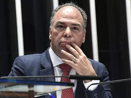Entenda a traição que causou a renúncia do líder do governo Bolsonaro