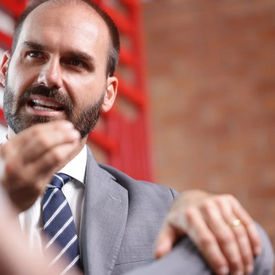 STF forma maioria para condenar Eduardo Bolsonaro por coação