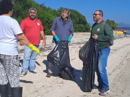 Ação de Limpeza dos Manguezais da Praia das Pedrinhas