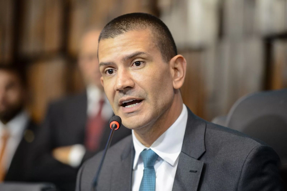 Douglas Ruas é eleito presidente da Alerj com 44 votos; oposição se ausenta em protesto