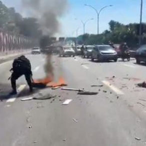 Bandidos colocam fogo em barricadas na Linha Vermelha e na Avenida Brasil