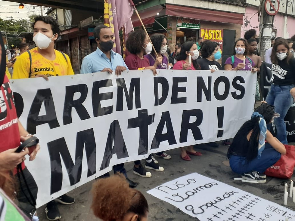 Josemar e movimentos sociais protestaram em frente à Cidade da Polícia/Foto: Facebook