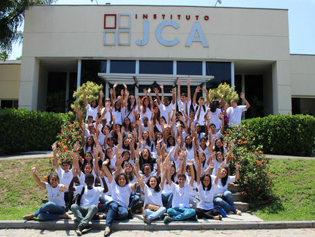 JCA dá oportunidade a estudantes de baixa renda