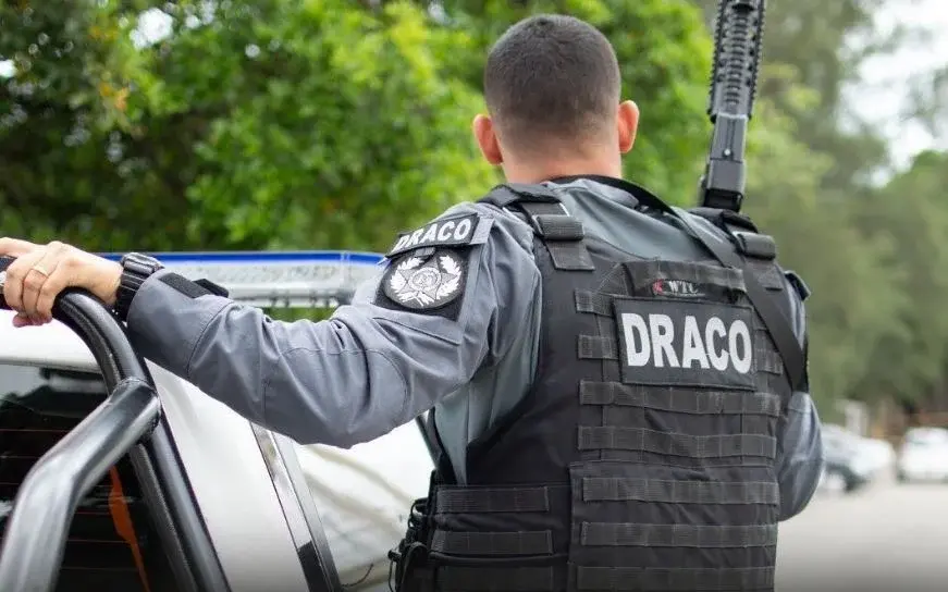 Draco prende líderes de quadrilha milionária em motel de São Gonçalo