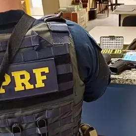 PRF apreende arma de fogo e dezenas de munições em Niterói