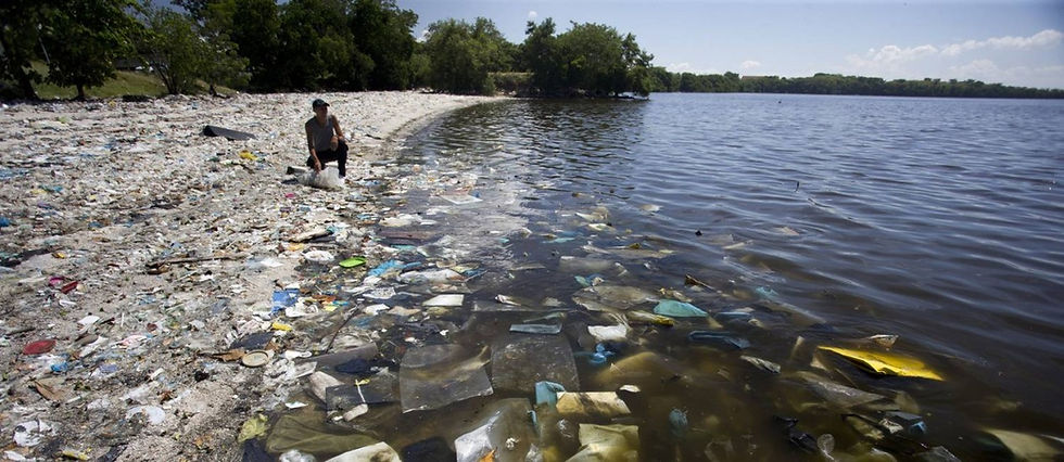 Esgoto não é tratado e jogado nos rios que desaguam na Baía de Guanabara/Foto: Divulgação