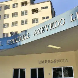 Acidente envolvendo dois carros deixa duas pessoas feridas em Niterói