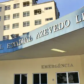 Acidente envolvendo dois carros deixa duas pessoas feridas em Niterói