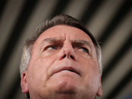 Bolsonaro deve ficar ao menos 7 dias no hospital, diz médico