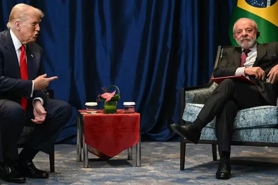 Governo Trump critica Brasil em relatório: Pix, Mercosul, 'taxa das blusinhas' e pirataria na 25 de Março