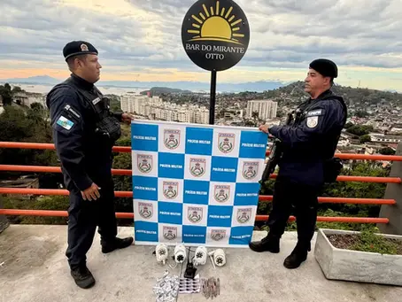 PM apreende câmeras de monitoramento, drogas e rádio transmissor do tráfico em Niterói