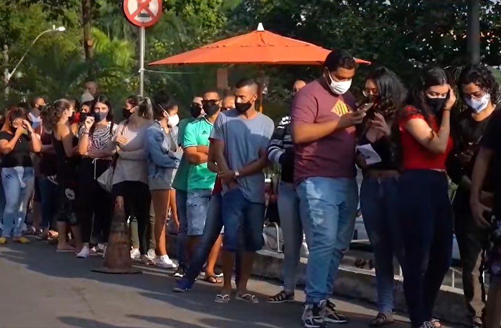Fila para vacinação no Polo Washington Luis/Foto: Reprodução Facebook