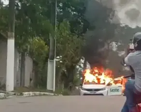  Empresa de internet tem veículo incendiado em Itaboraí