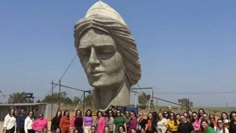 Cabeça da estátua de São Miguel Arcanjo. Foto: Diuvlgação