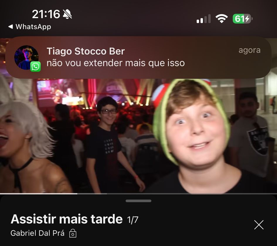 Screenshot do vídeo em que o irmão do Gabriel aparece no meu canal do Youtube.