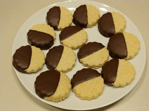 Biscotti ricoperti di cioccolato: la ricetta perfetta per feste e merende golose