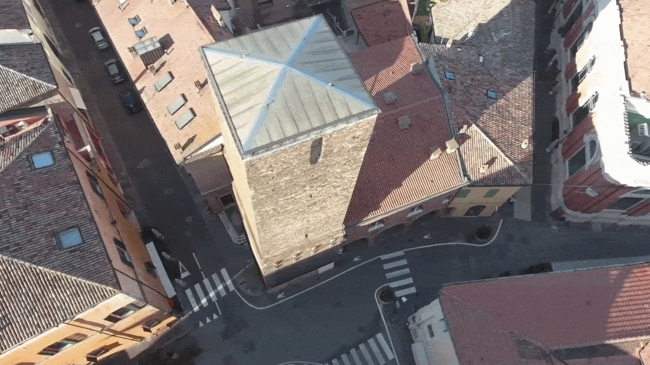 Digital Twinning demo: MonStr dashboard showing side-by-side physical and digital 3D tower models, with sensor data driving live FEM model updates