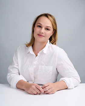 Maddie in the Studio_0120_pp.jpg