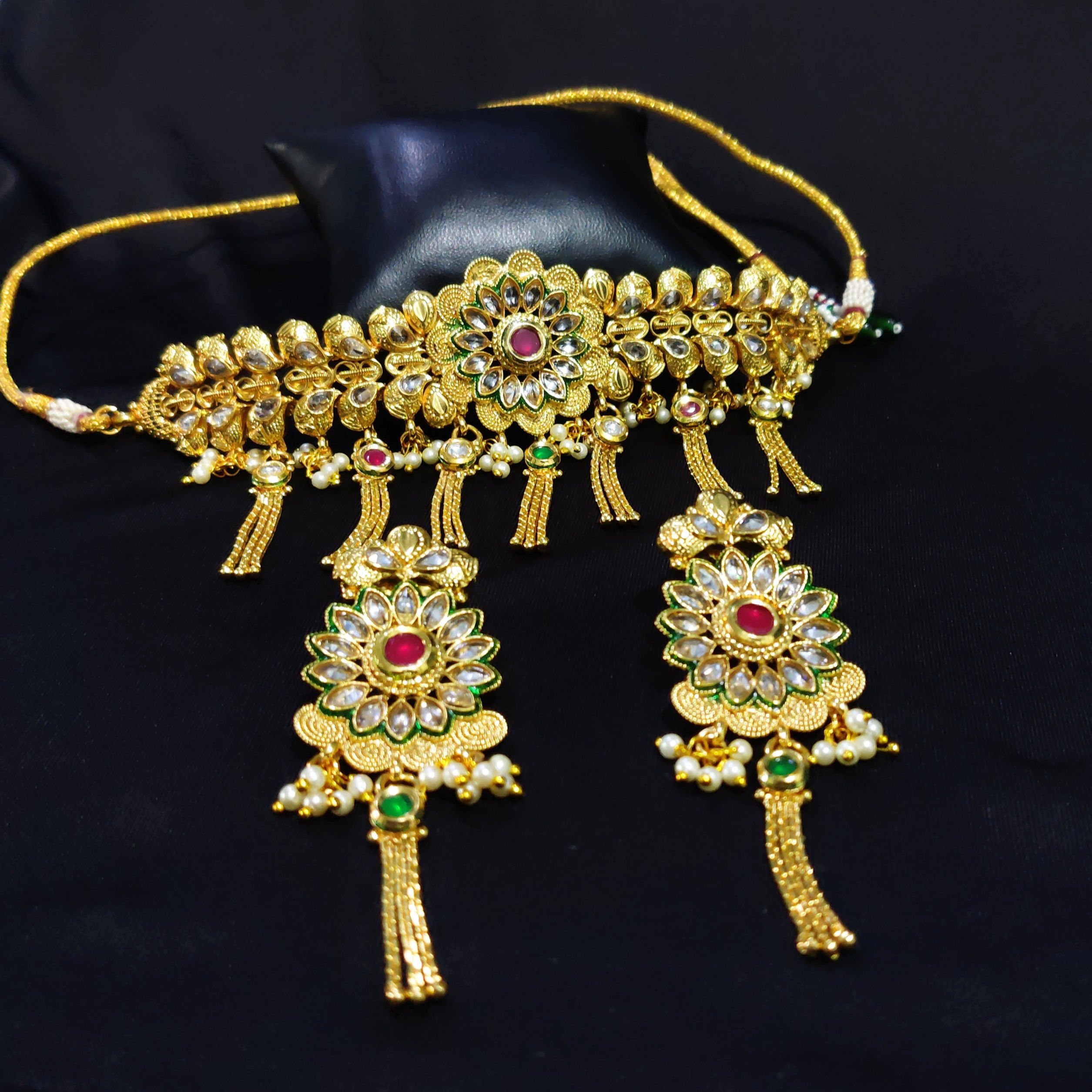 Golden reprise embellished Ethnic style necklace set