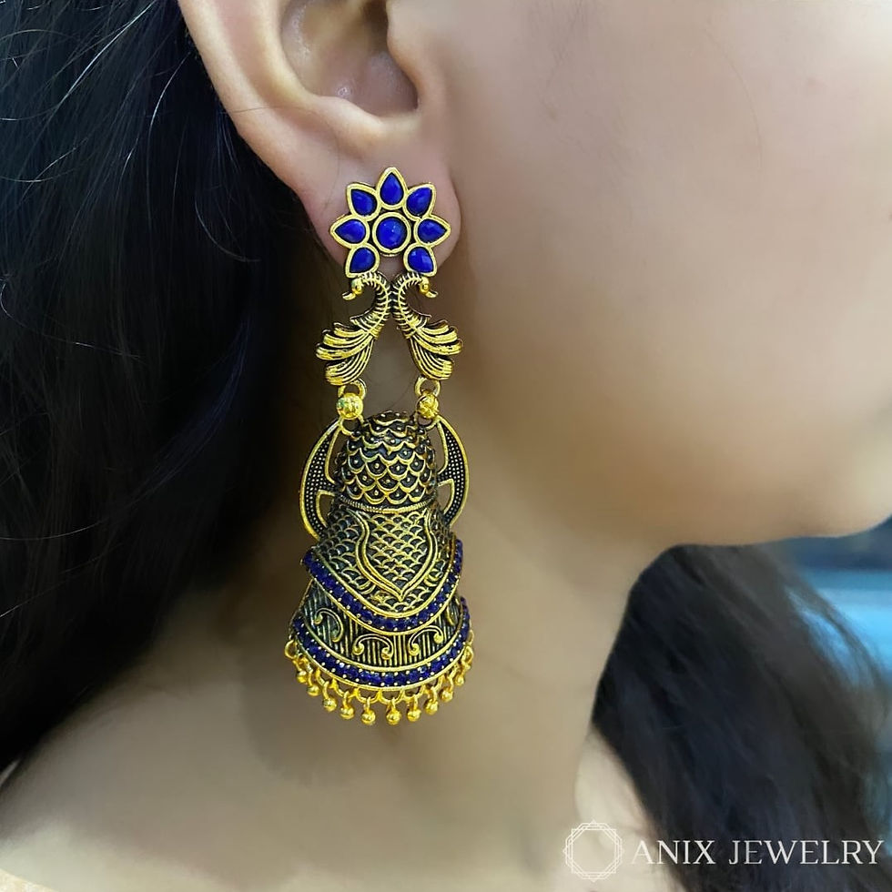 Thumbnail: Golden oxidized star shape earring