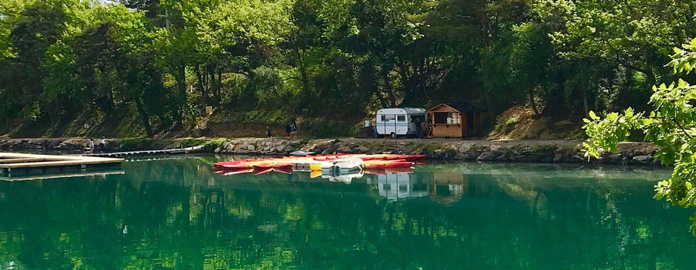 ¿Alquiler de kayak de remo en Esparron de Verdon?