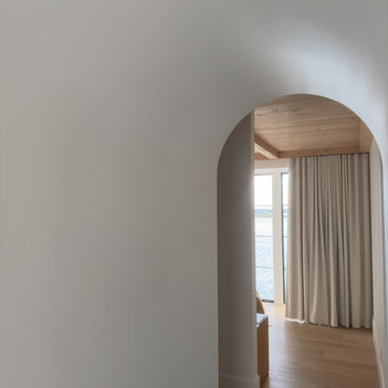 L'entrée d'une chambre en arche en gypse. 