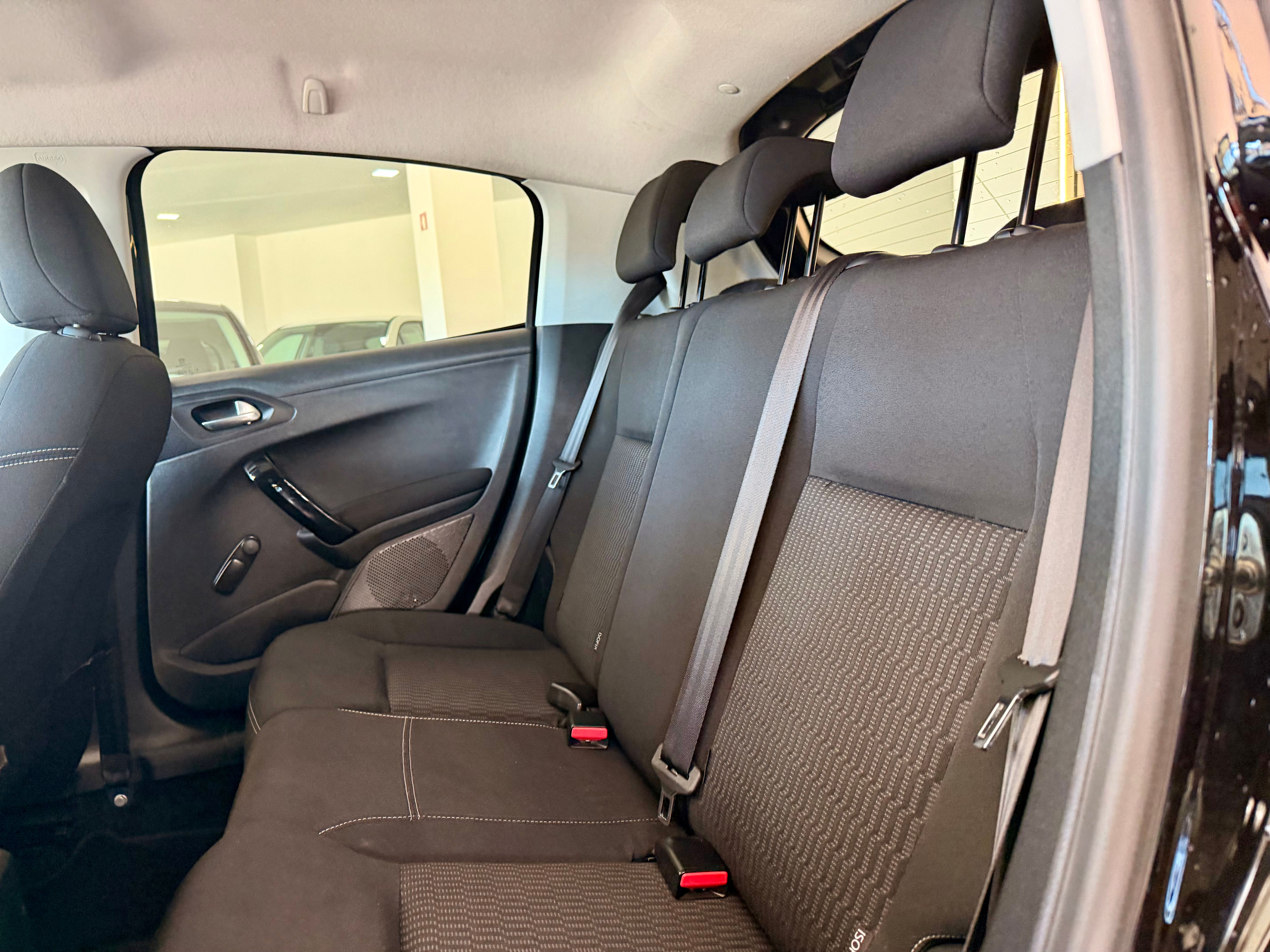 Peugeot 2081.2 puretech 83 cv