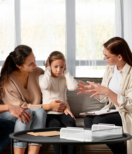 family-resolving-issues-therapy-medium-shot.jpg