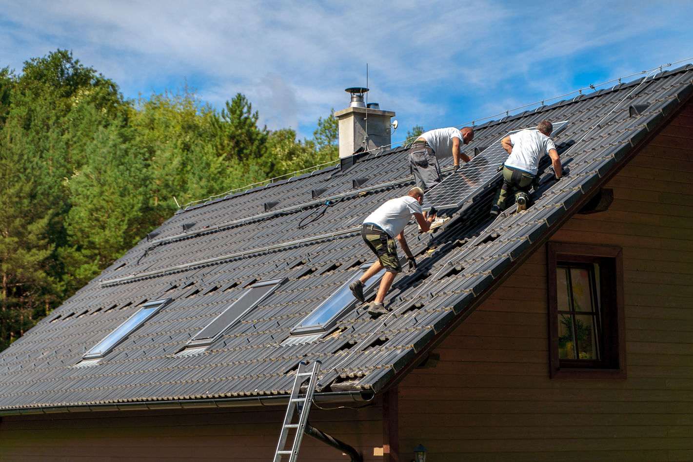 men-worker-installing-solar-photovoltaic-panels-on-2026-01-05-06-23-10-utc.jpg