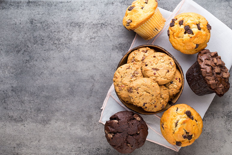 homemade-chocolate-muffins-on-the-vintage-backgrou-2026-01-07-23-41-26-utc.jpg