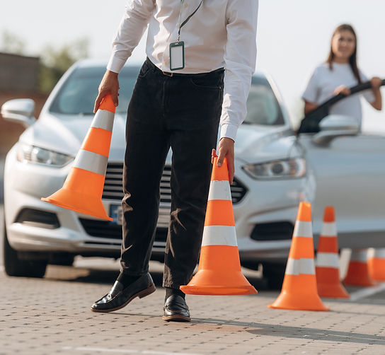 placing-the-guide-cones-man-instructor-in-the-dri-2026-01-11-08-25-20-utc.JPG