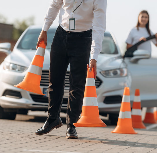 placing-the-guide-cones-man-instructor-in-the-dri-2026-01-11-08-25-20-utc.JPG