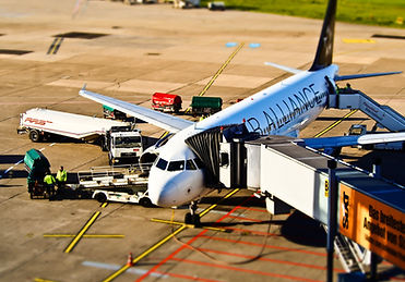 Pixabay airport-1105980_1920.jpg