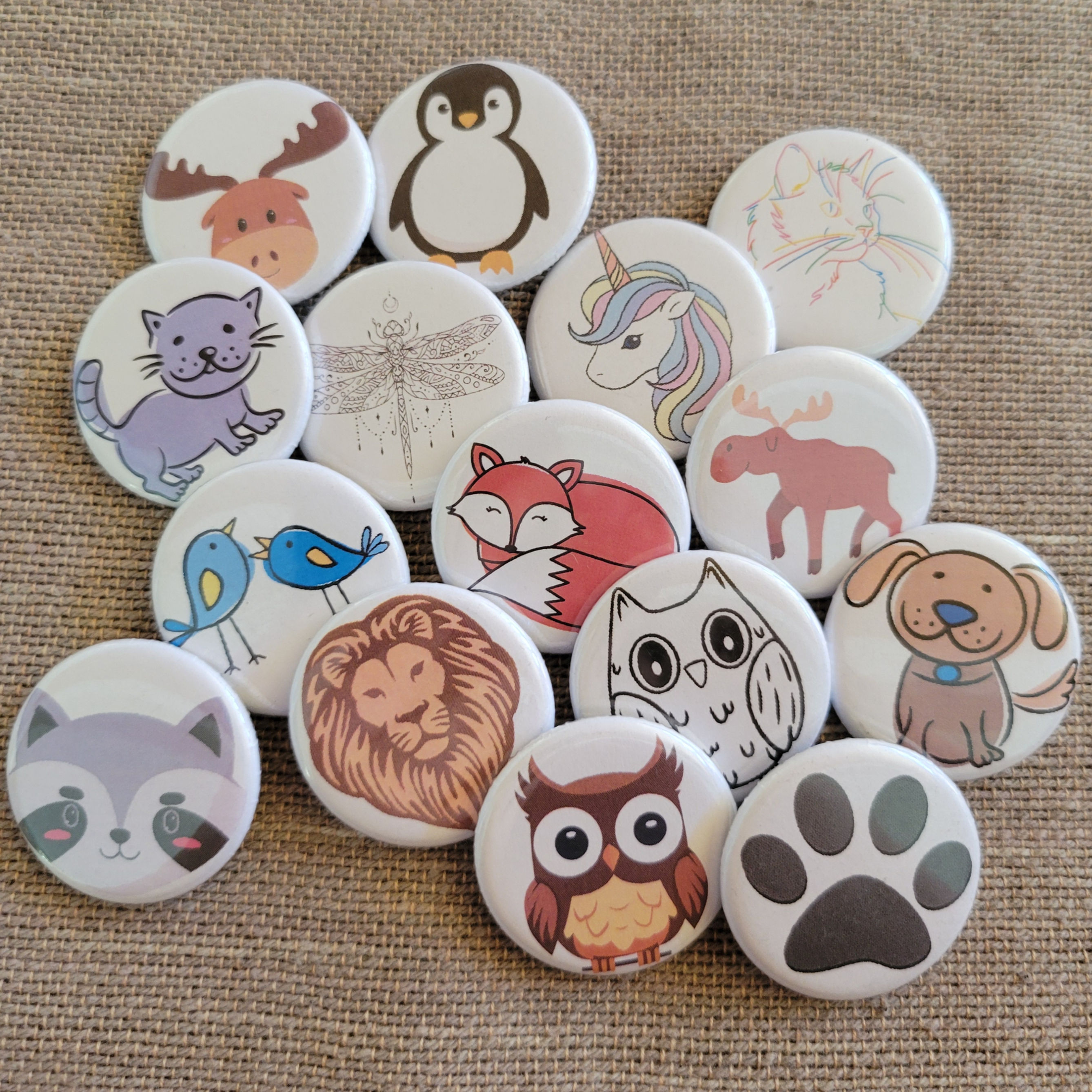 Button Animal Plain on White