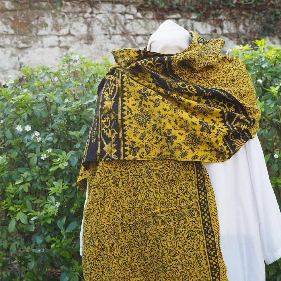 Miniature : Écharpe Kantha Alyha – Tons jaune/noir– Coton recyclé brodé à la main