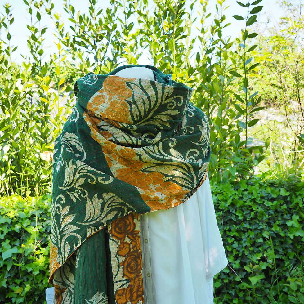 Magnifique châle Kantha vert et or, pièce unique brodée main