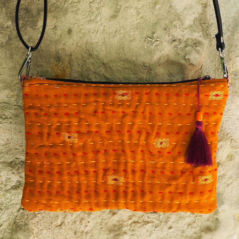 Sac Kantha Noor, pièce unique brodée main, orange