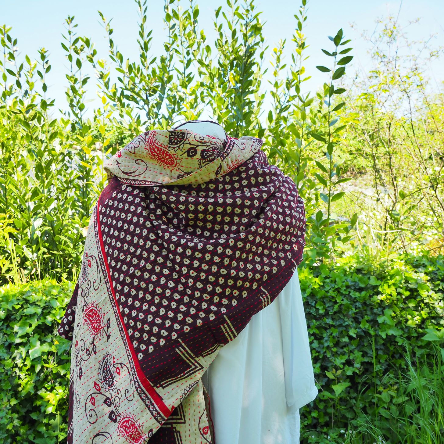 Magnifique châle Kantha brun et crème