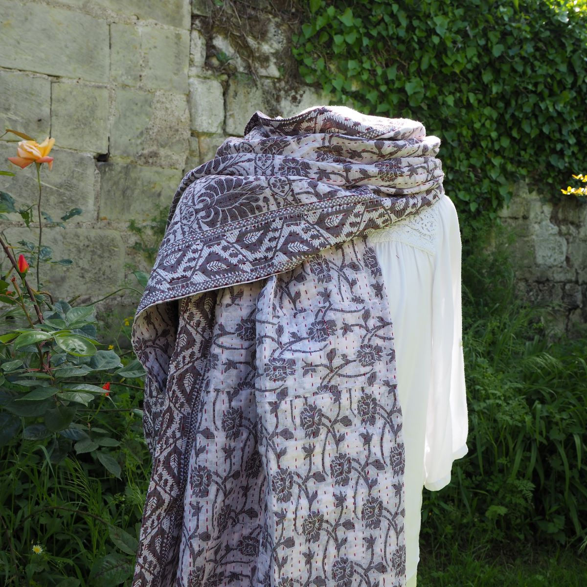 Étole Kantha Salma Extra Large en Coton Recyclé – Brodée à la Main