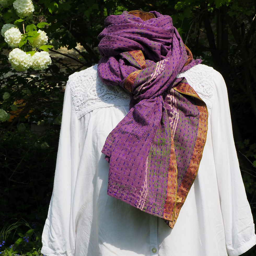 Écharpe violette en coton recyclé, tons gris/blanc