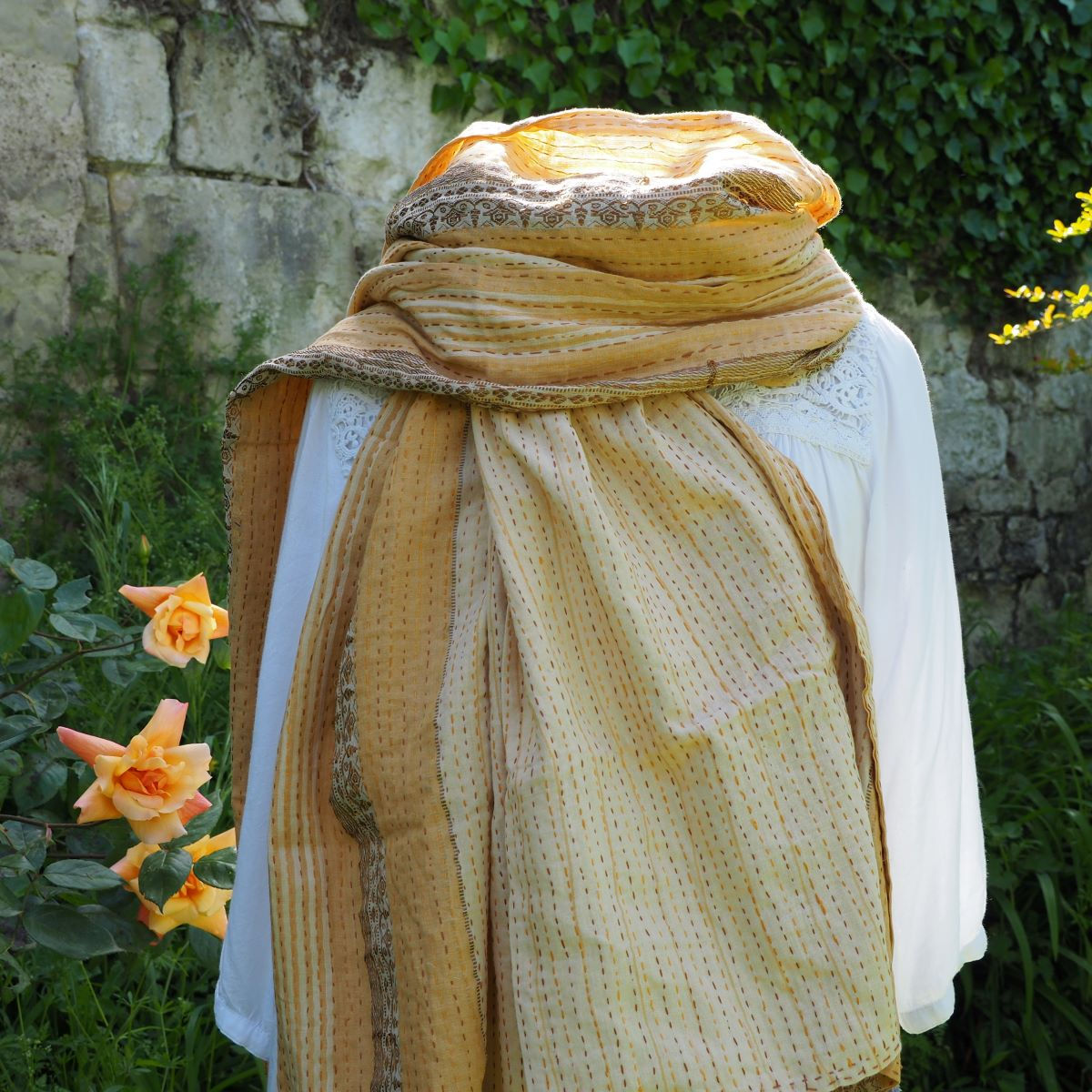 Étole Kantha Salma Extra Large en Coton Recyclé – Brodée à la Main