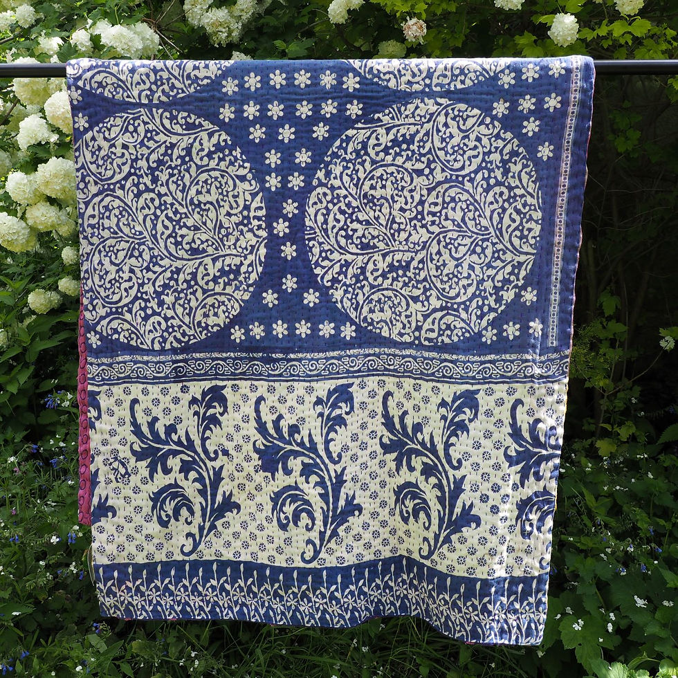 Écharpe Kantha bleue, motifs floraux, coton recyclé