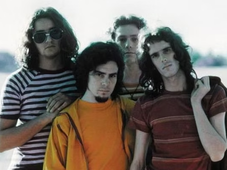 En el Teatro del Globo - Almendra (1980)