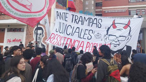 Universitarios "no comen cuento"