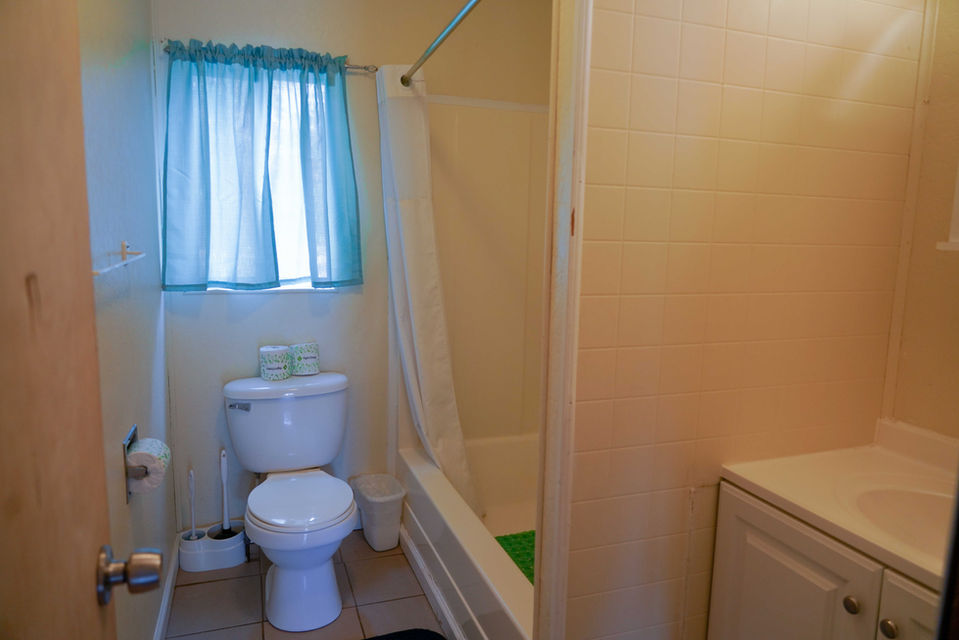 Mango Mansion Bathroom